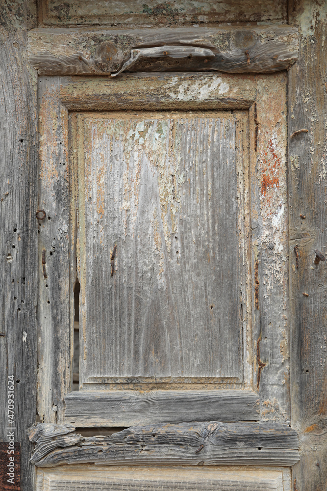 puerta de madera vieja quemada por el sol gris pueblo almería 4M0A4616-as21