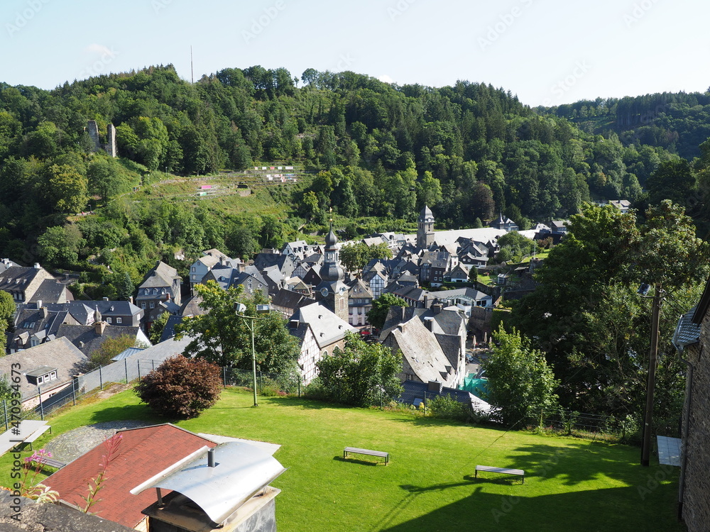 Monschau – Stadt und Burg an der Rur in der Eifel