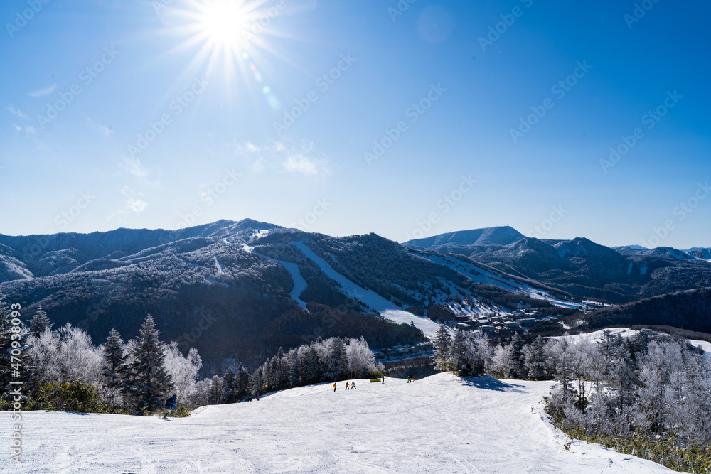 スキー場と太陽