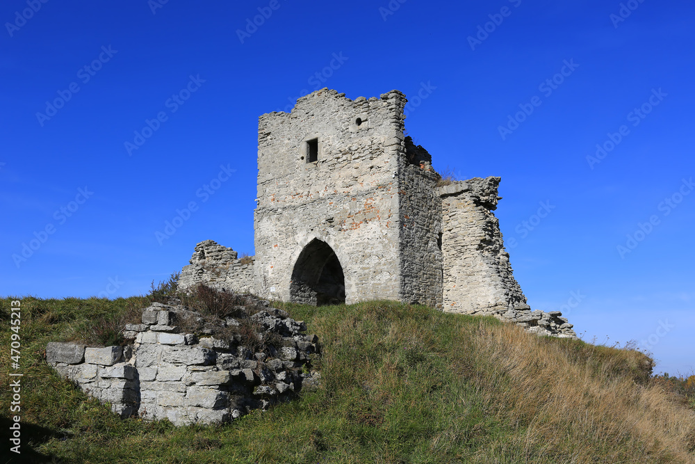 ruine of old tower
