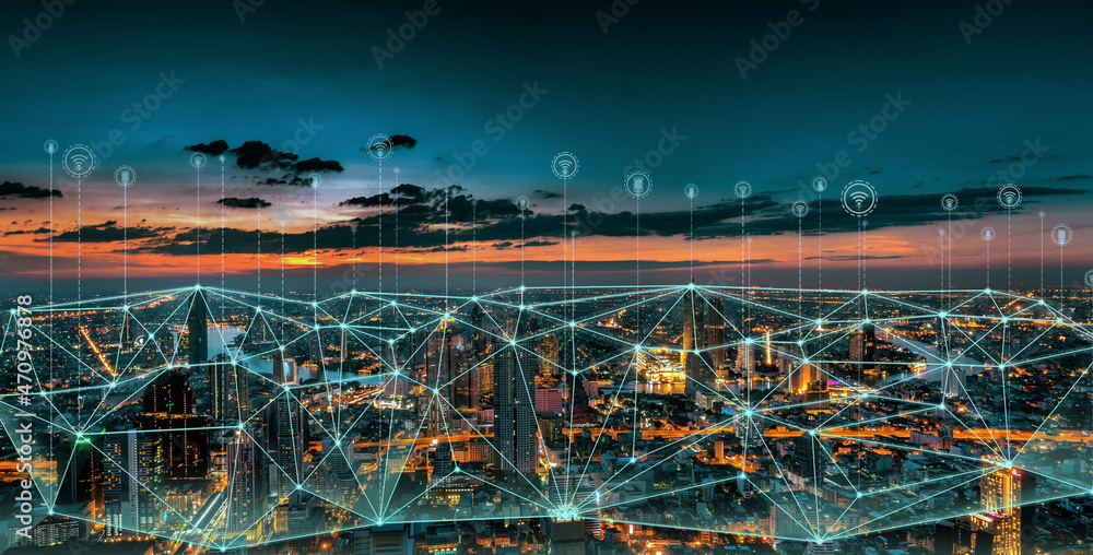 Obraz premium Smart connection network system, smart city network concept, 5G wireless connection.