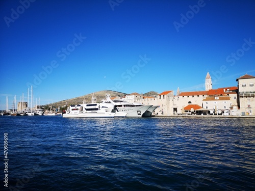 Trogir Kroatien Panorama, Altstadt und Strand