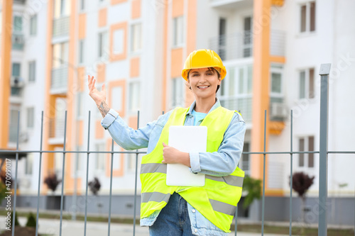 Female construction worker ...