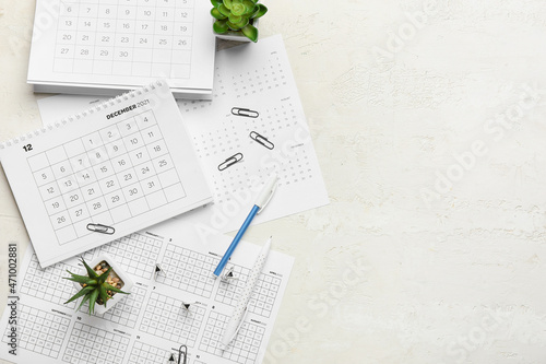 Different paper calendars o...