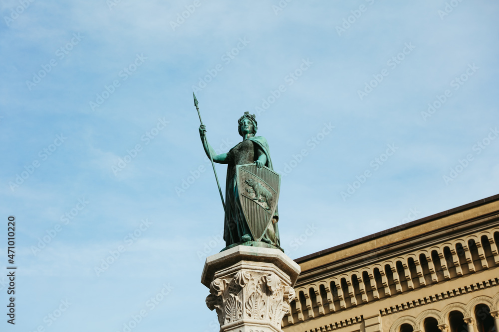 Statue of Berna, Berna Fountain, Bernabrunnen