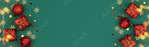 Christmas red decorations o...