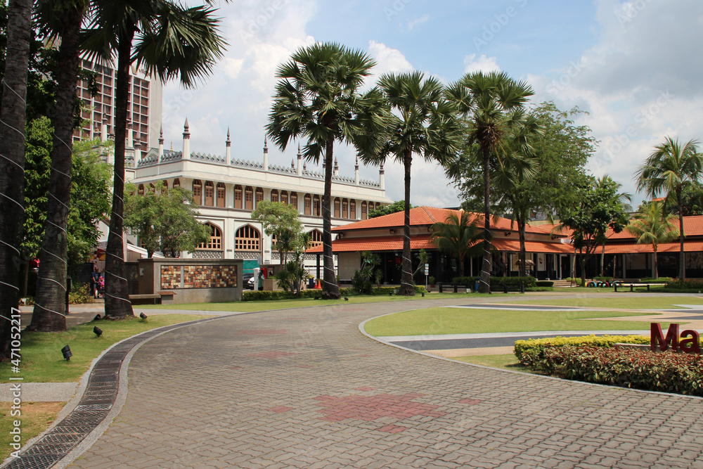 Fototapeta premium garden of the malay heritage centre in singapore 