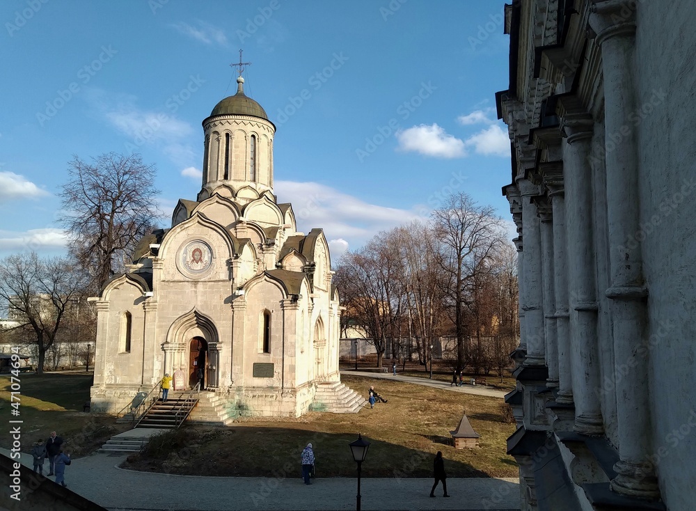 Obraz premium Ancient historical building of orthodox church cathedral in Russia, Ukraine, Belorus, Slavic people faith and beleifs in Christianity Moscow Andronik Monastery