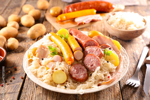 sauerkraut with potato and sausages