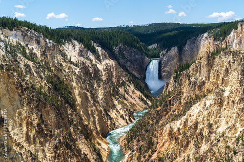 Obraz na plátně The Lower Falls waterfall on the Yellowstone River crashes down in the Grand Can