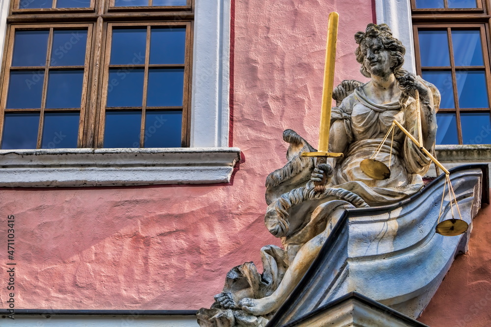 görlitz, deutschland - statue der justitia in der altstadt