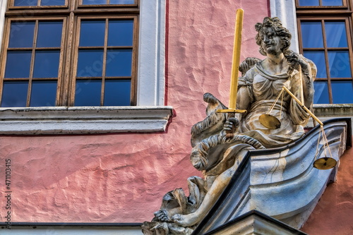 Foto görlitz, deutschland - statue der justitia in der altstadt