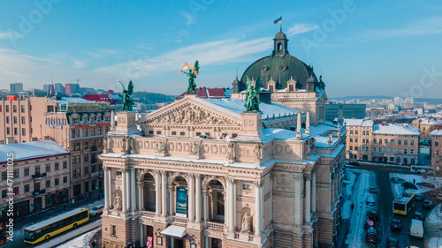 Canvas Print aerial view of city square in front of opera building in Lviv, sunny winter day