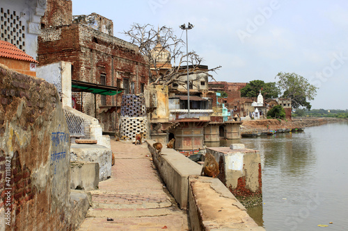 Fotografi Yamuna river embankment in Mathura. India