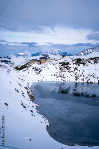 Wallpaper Mural 富山県立山町にある立山の冬の雪景色のある風景 Landscape with snowy winter scenery of Tateyama in Tateyama Town, Toyama Prefecture, Japan. Torontodigital.ca