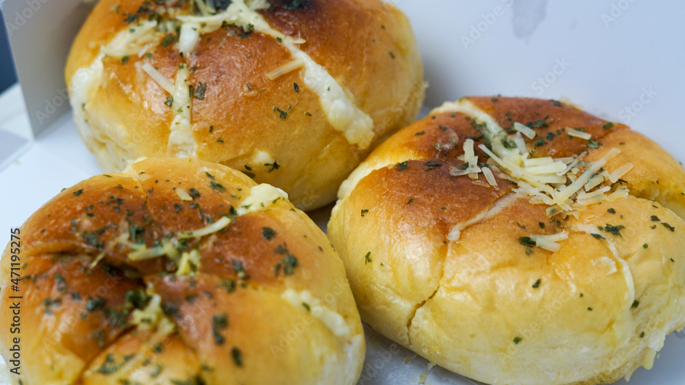 bread with melted cheese