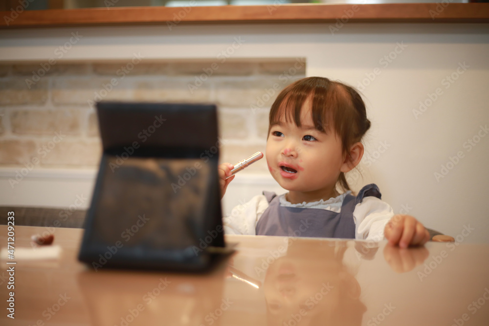 化粧する女の子 化粧する女の子