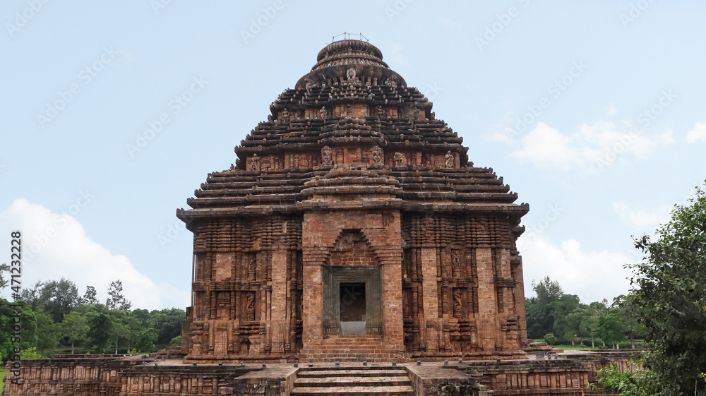 Façade of the Jagamohana of the 13th century Sun temple. Attributed to king Narasimha Deva I of the Eastern Ganga Dynasty. Dedicated to the Sun God Surya. Konark, Odisha, India. Façade of the Jagamohana of the 13th century Sun temple. Attributed to king Narasimha Deva I of the Eastern Ganga Dynasty. Dedicated to the Sun God Surya. Konark, Odisha, India.