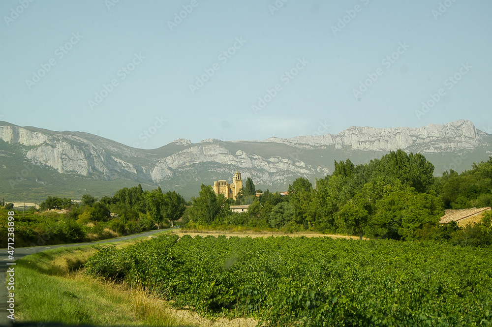 Vista de la localidad Leza en la Rioja Alavesa, Alava, País Vasco