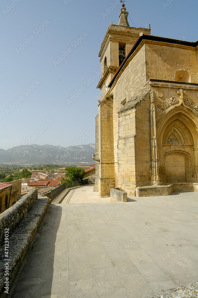 Vista de la localidad Navaridas en la Rioja Alavesa, Alava, País Vasco