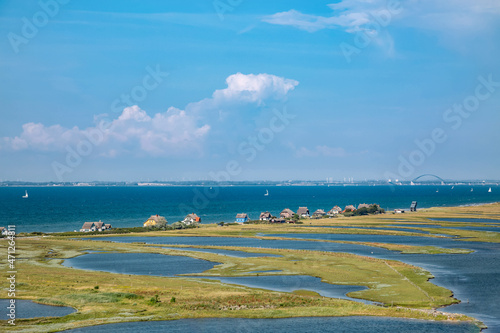 Fototapeta Naklejka Na Ścianę i Meble -  Aussicht auf den Yachthafen und das Naturschutzgebiet Graswarder in Heiligenhafen an der Ostsee