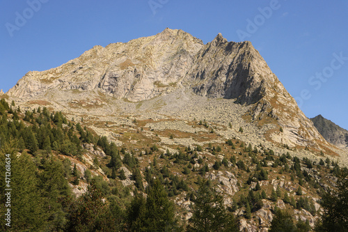 Pizzo Basset (2840m) über der Hochebene von Preda Rossa (Bernina-Alpen)