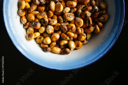 roasted peruvian corn grains