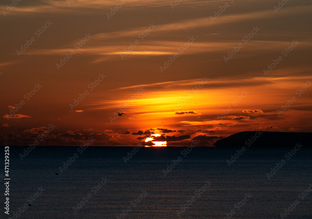 Fototapeta premium Sun, Sea, and Sky.