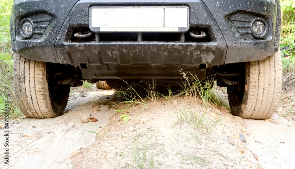 ground clearance of an SUV on a sandy road