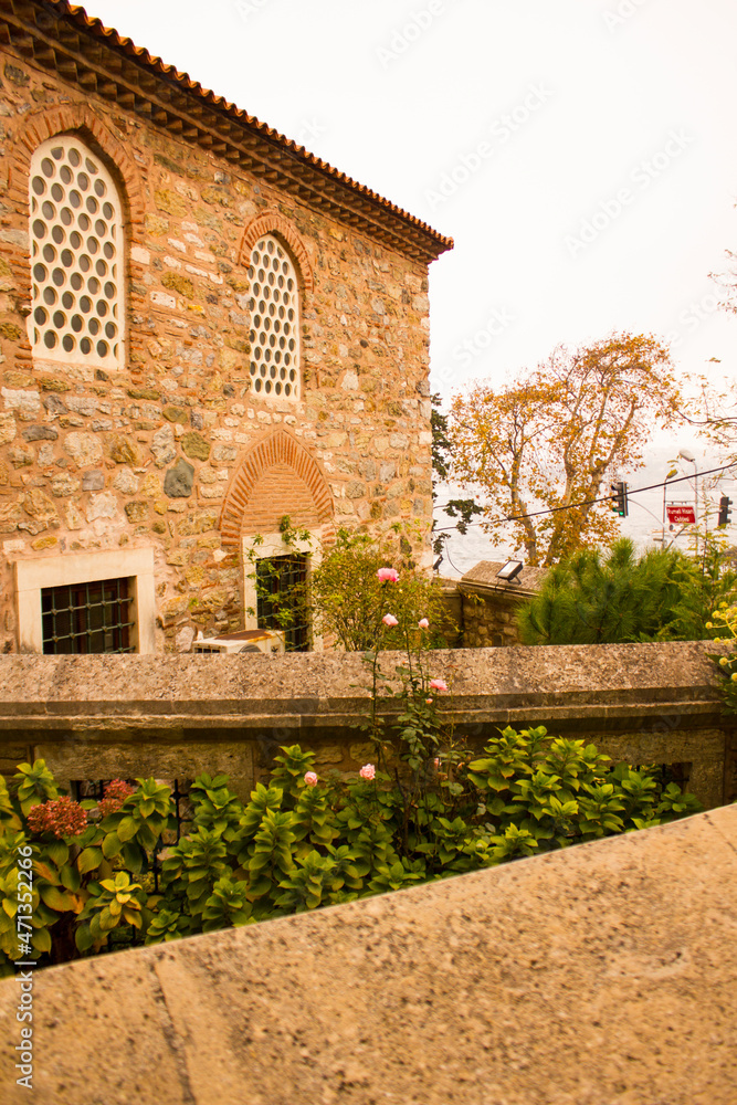 Fototapeta premium Ali Pertek Mosque Near Perili Kosk - Rumeli, Sariyer, Istanbul