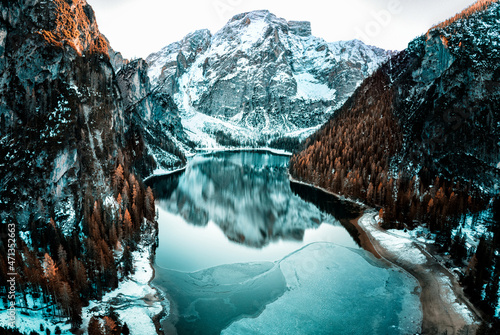 Obraz na plátně Lago di Braies - winter time