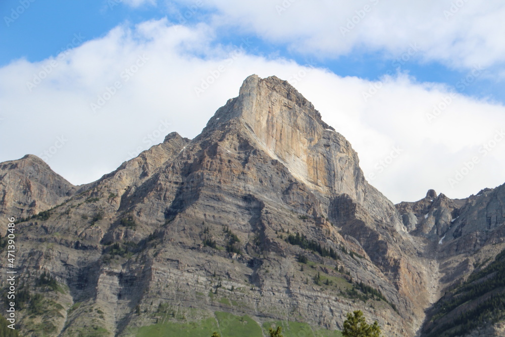 Fototapeta premium landscape in the mountains, Banff National Park, Alberta