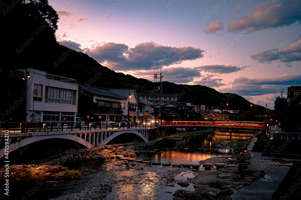 Fototapeta premium 長門湯本の夕景