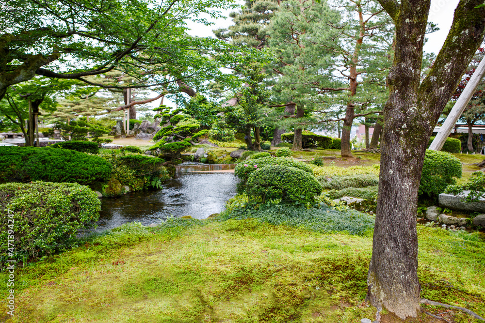 Kenroku-en garden, located in Kanazawa, Ishikawa, Japan, is an old japanese traditional garden. Along with Kairaku-en and Koraku-en, Kenroku-en is one of the Three Great Gardens of Japan. Kenroku-en garden, located in Kanazawa, Ishikawa, Japan, is an old japanese traditional garden. Along with Kairaku-en and Koraku-en, Kenroku-en is one of the Three Great Gardens of Japan.