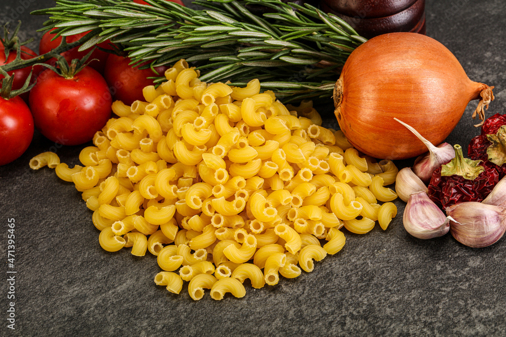 Raw Italian wheat pasta - Chifferi rigati Raw Italian wheat pasta - Chifferi rigati
