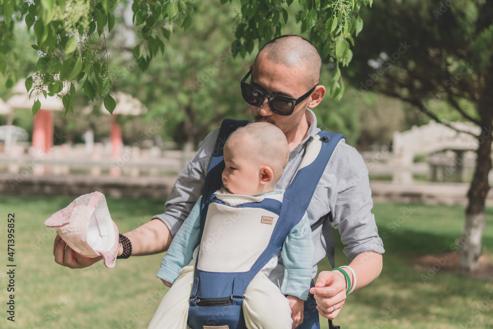 Fototapeta premium Father daughter's parent-child time