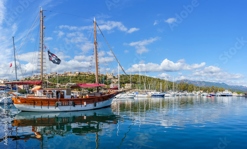 Obraz na płótnie Landscape with Porto-Vecchio, Corsica, France w salonie