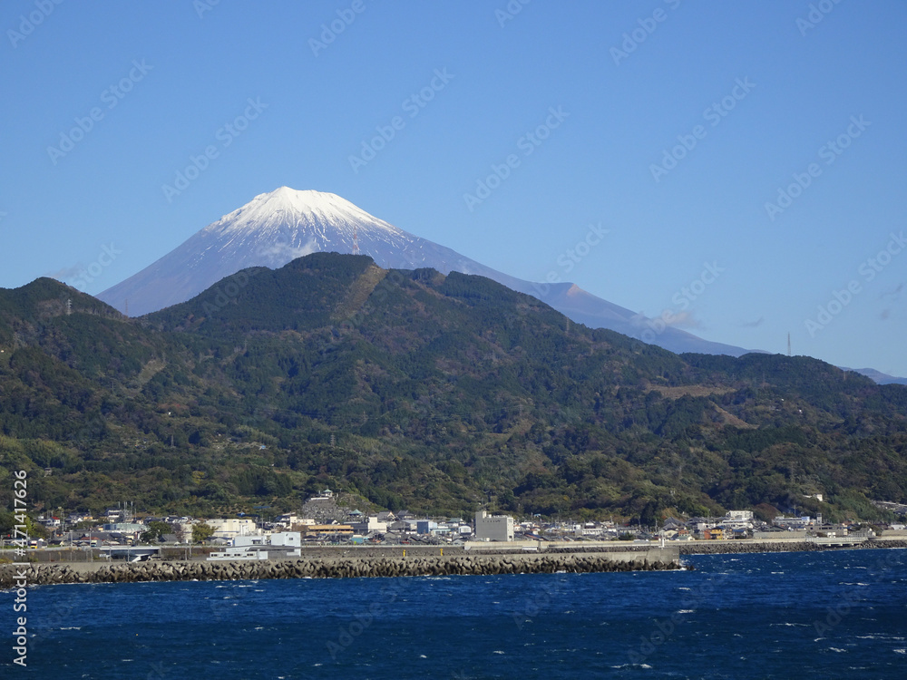 東名高速道路下り線由比PAから望む富士山と駿河湾 風景写真 日本
Fuji and Suruga Bay from Yui PA on the Tomei Expressway - Scenery Photos - Japan