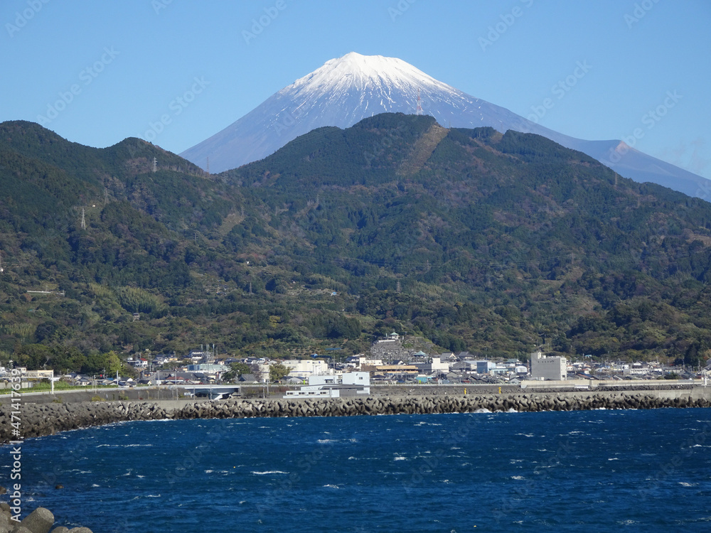 東名高速道路下り線由比PAから望む富士山と駿河湾 風景写真 日本
Fuji and Suruga Bay from Yui PA on the Tomei Expressway - Scenery Photos - Japan