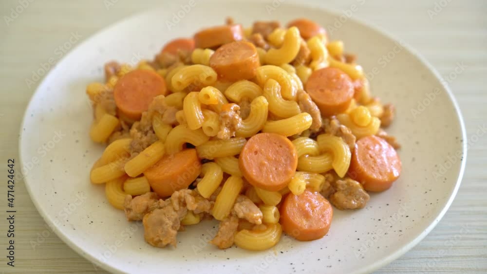 macaroni with sausage and minced pork macaroni with sausage and minced pork