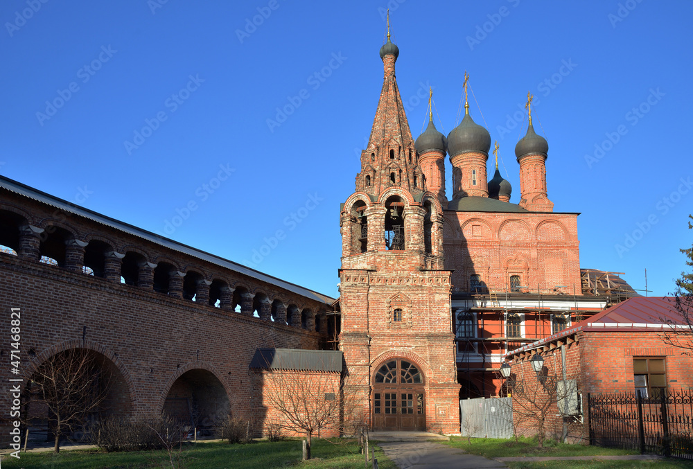 Cathedral of Assumption of Blessed Virgin Mary (17th century) and Bell tower, Krutitsy Patriarchal Metochion (13th century), Moscow, Russia Cathedral of Assumption of Blessed Virgin Mary (17th century) and Bell tower, Krutitsy Patriarchal Metochion (13th century), Moscow, Russia