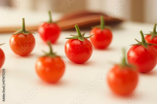 Tomatoes on a white © Dbora