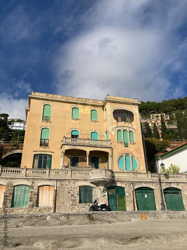 villa liberty in Liguria