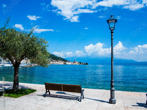 Obraz na płótnie Salò from the lake front view-Garda lake-Italy w salonie