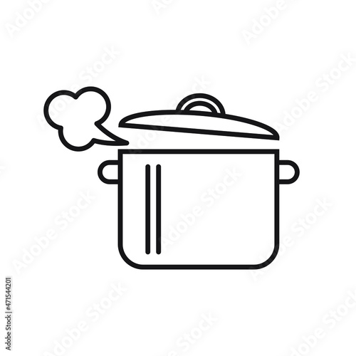 Steaming pot linear icon. Thin line illustration. Boiling saucepan contour symbol. Casserole. Vector isolated outline drawing.