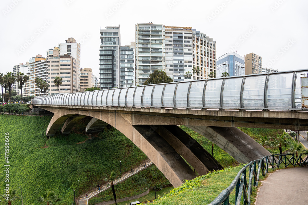 Fototapeta premium Puente Villena, Miraflores, Lima, Peru