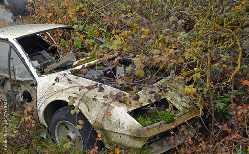 Wallpaper Mural autowrack am strassenrand Torontodigital.ca