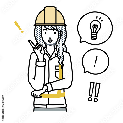 立って素晴らしいアイデアをひらめいた工事現場の女性 フキダシに電球と感嘆符のセット
