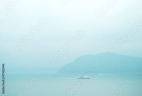 Foggy sea © hanahana8