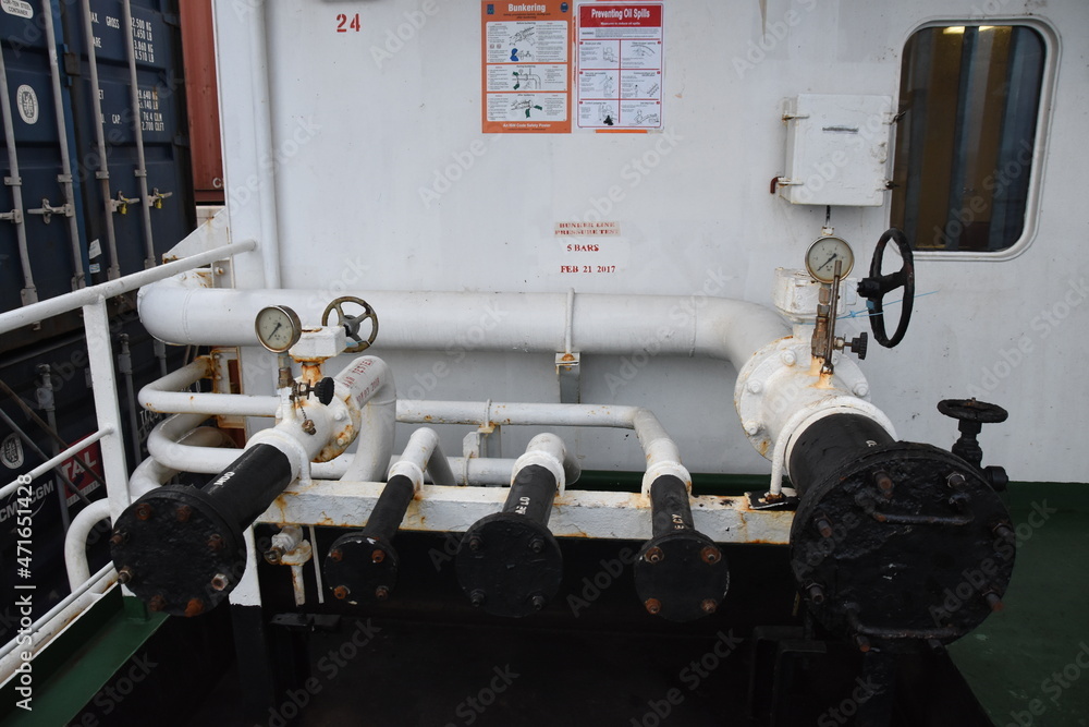 Pipes and manifolds for bunkering to supply of diesel or heavy fuel to
